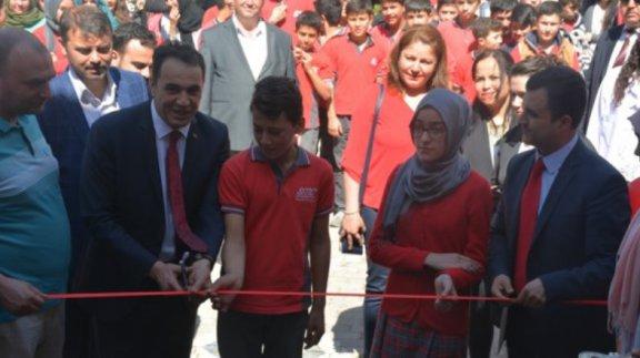 Şehit Mehmet Çetin İmam Hatip Ortaokulu TÜBİTAK 4006 Bilim Fuarı Etkinliği Gerçekleştirildi